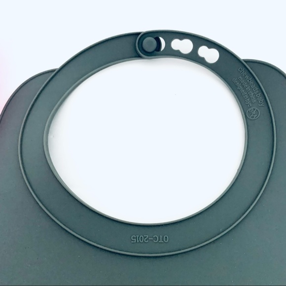 Chewbeads Silicon Bib With Crumb Catcher Gray/Pink Good Condition - Picture 8 of 8